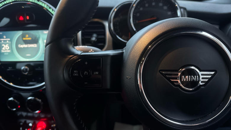 MINI Hatchback 1.5 Cooper Exclusive 5dr Auto Petrol Hatchback